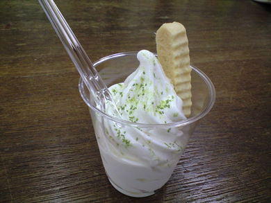 塩屋（まーすやー）で塩ソフトクリーム
